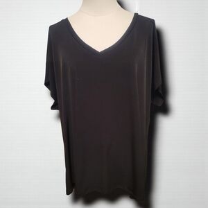 TORRID - 2X Elegant Black V-Neck Women's Tee